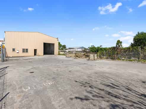 Hard working warehouse, with secure yard