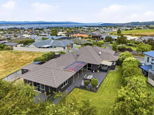 11 Carpentras Way, Nukuhau