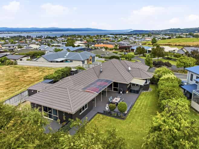 11 Carpentras Way, Nukuhau