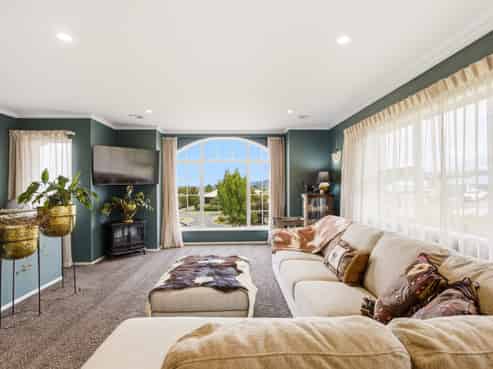 11 Carpentras Way, Nukuhau