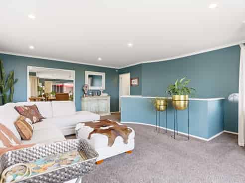 11 Carpentras Way, Nukuhau