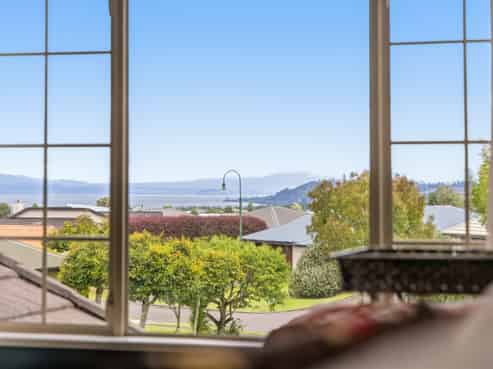 11 Carpentras Way, Nukuhau