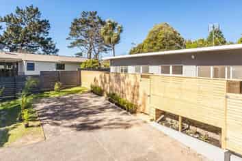 4/10A Maclaurin Street, Blockhouse Bay