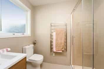 4/10A Maclaurin Street, Blockhouse Bay