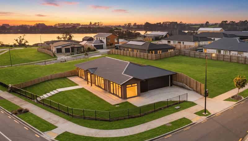 24 Tahuna Minhinnick Drive, Glenbrook