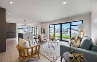 24 Tahuna Minhinnick Drive, Glenbrook