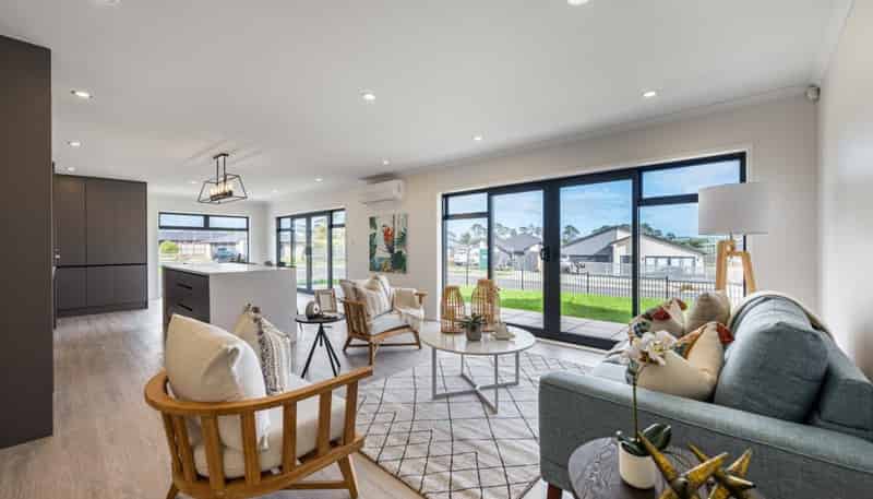 24 Tahuna Minhinnick Drive, Glenbrook