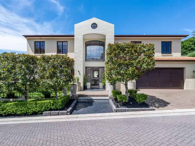 2 Glenoaks Rise, Mellons Bay