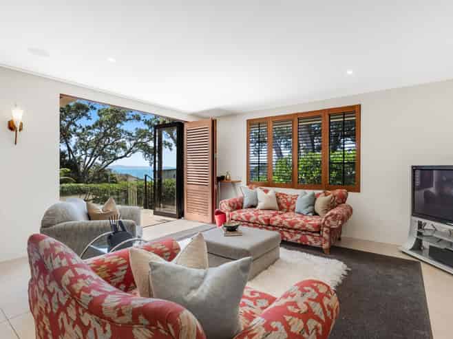 2 Glenoaks Rise, Mellons Bay