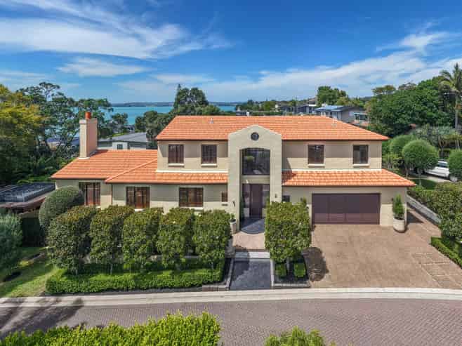 2 Glenoaks Rise, Mellons Bay