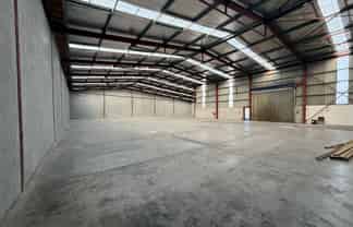 Road Front Industrial with Secure Yard