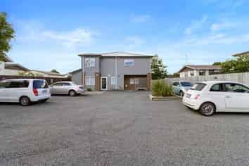 7 & 8/13 Crescent Court, Melville