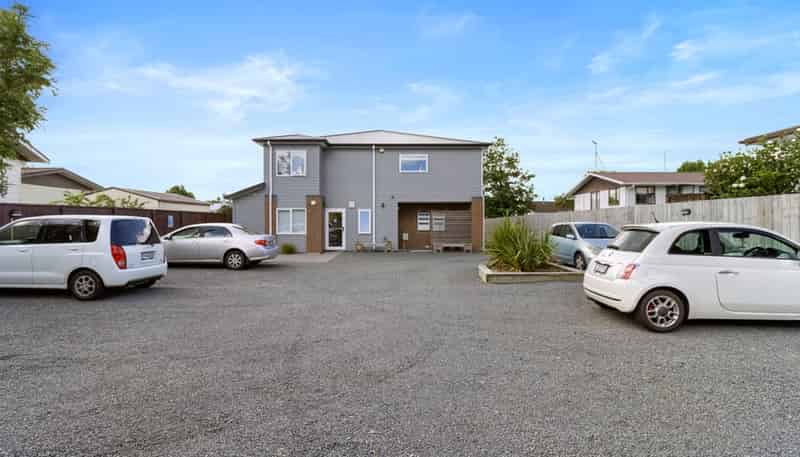 7 & 8/13 Crescent Court, Melville