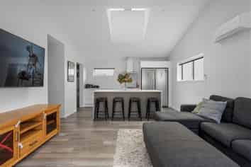 38 Churchill Avenue, Richmond