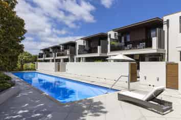 8/88 Lake Terrace, Taupo