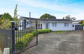 54 Parkway, Wainuiomata