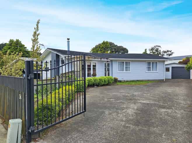 54 Parkway, Wainuiomata