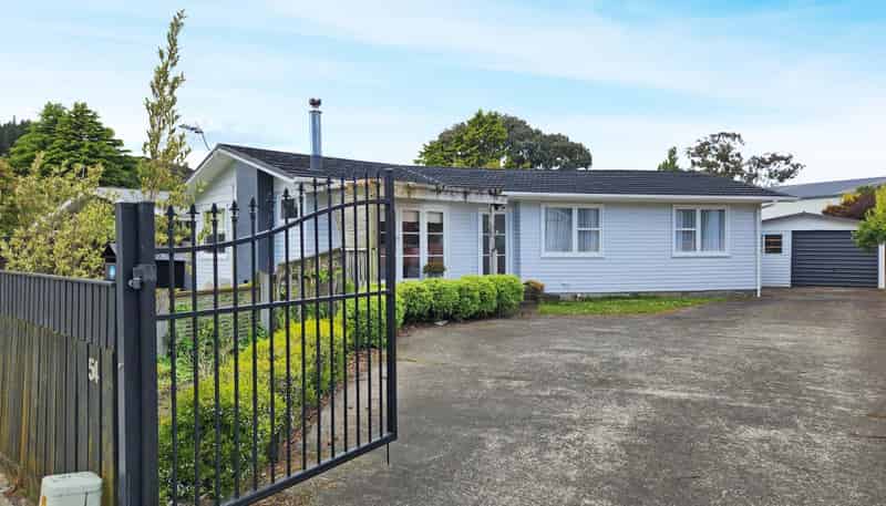 54 Parkway, Wainuiomata