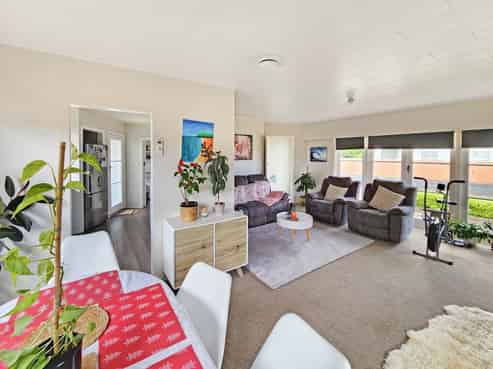 54 Parkway, Wainuiomata