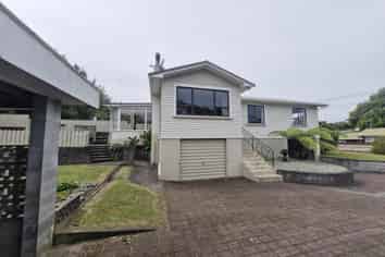 5 Hillside Crescent, Westown