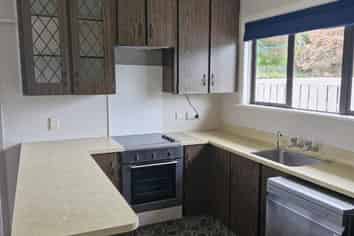 5 Hillside Crescent, Westown