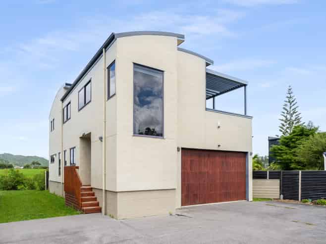 617B Harbour View Road, Whangamata