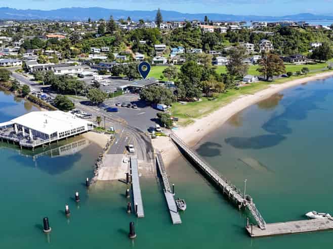 Beachside freehold investment with upside