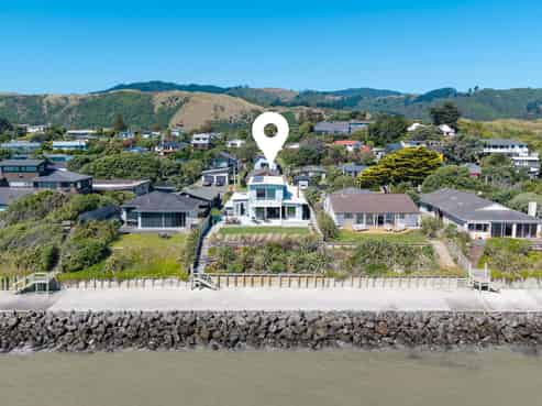 96 The Esplanade, Raumati South