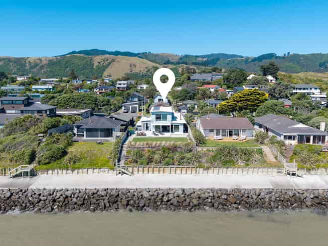 96 The Esplanade, Raumati South