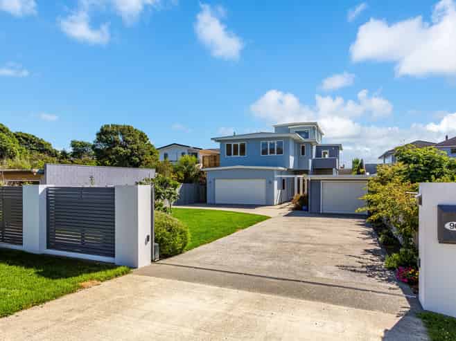 96 The Esplanade, Raumati South