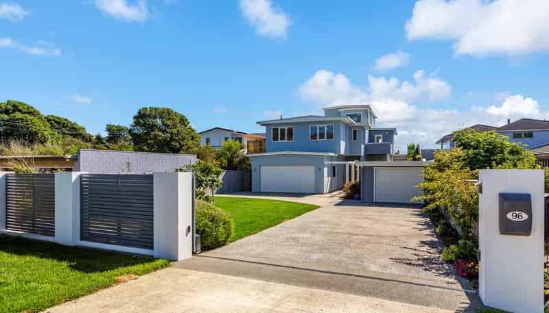 96 The Esplanade, Raumati South