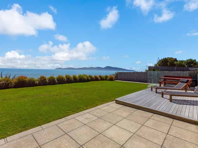96 The Esplanade, Raumati South