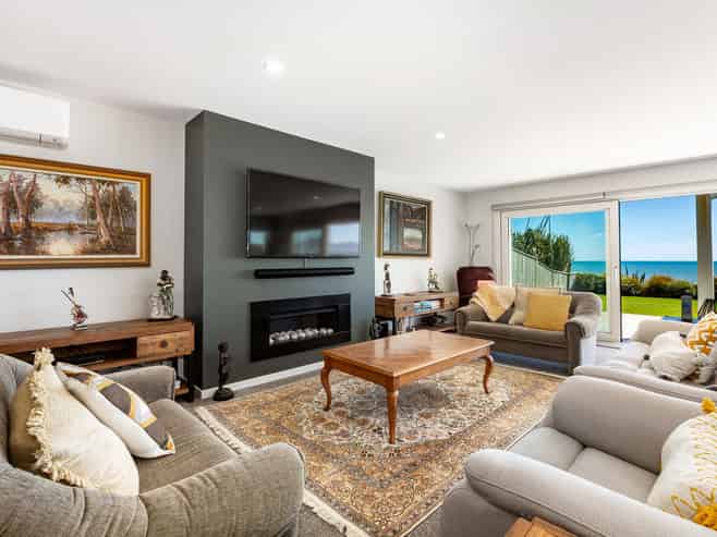 96 The Esplanade, Raumati South