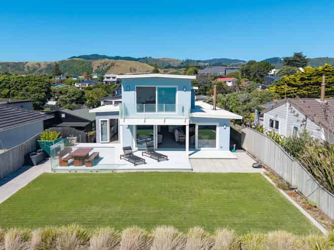 96 The Esplanade, Raumati South
