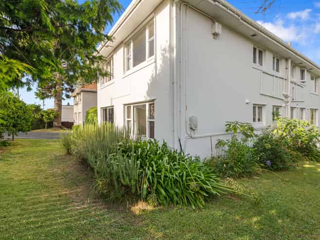 2/129 Victoria Avenue, Remuera