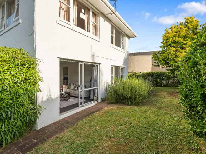 2/129 Victoria Avenue, Remuera