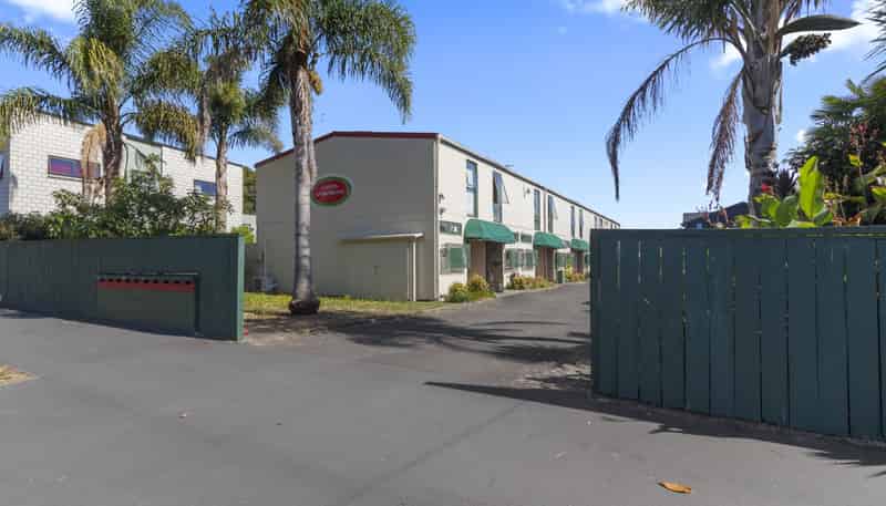 8/1 Coates Street, Hamilton East