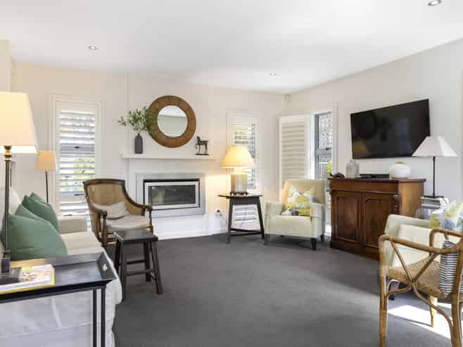 1/12 Sunset Street, Hilltop