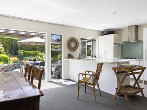 1/12 Sunset Street, Hilltop