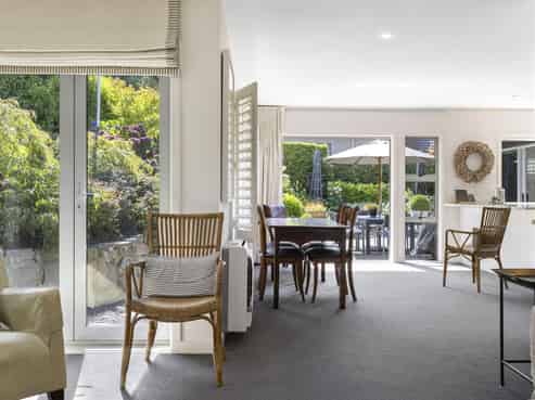 1/12 Sunset Street, Hilltop