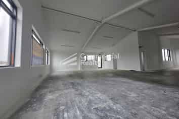 First Floor Office - 180M² Or 90M²