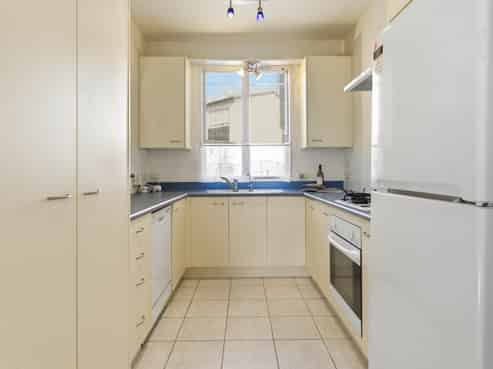 2/38 Fields Parade, Oteha