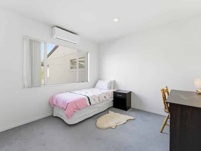 2/38 Fields Parade, Oteha