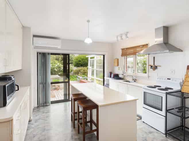 32 Flower Street, Bryndwr