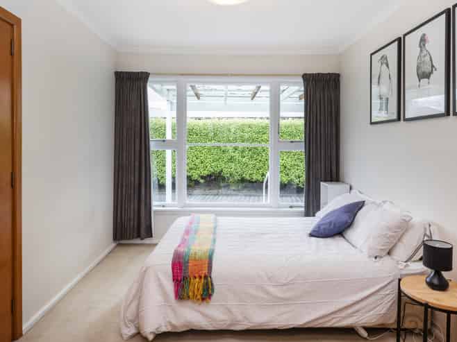 32 Flower Street, Bryndwr