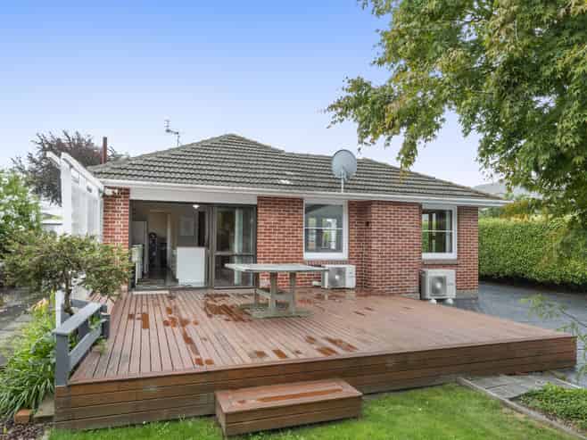 32 Flower Street, Bryndwr