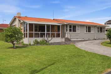 24 Levers Road, Matua