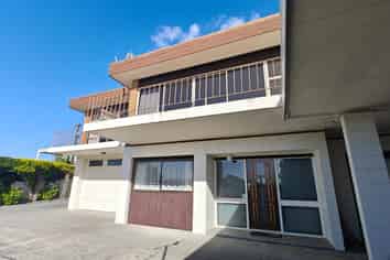 149 East Coast Road, Castor Bay