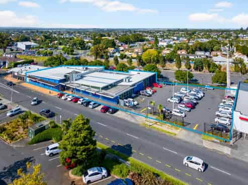 Prime Trophy - 9-Year Lease to National Tenant 