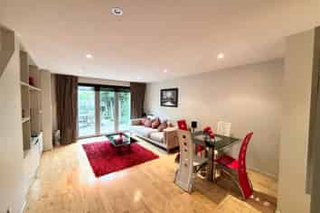 18b St Albans Street, Saint Albans